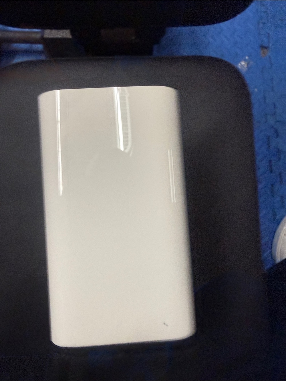 AirPort Extreme Router - Model A1521 - Picture 3 of 7